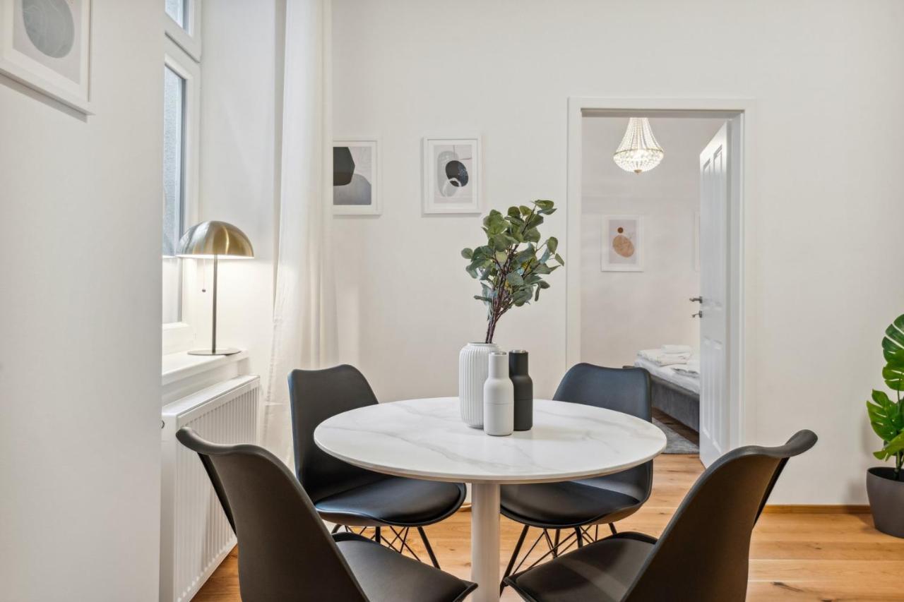 Center Designer Modern Apartment *