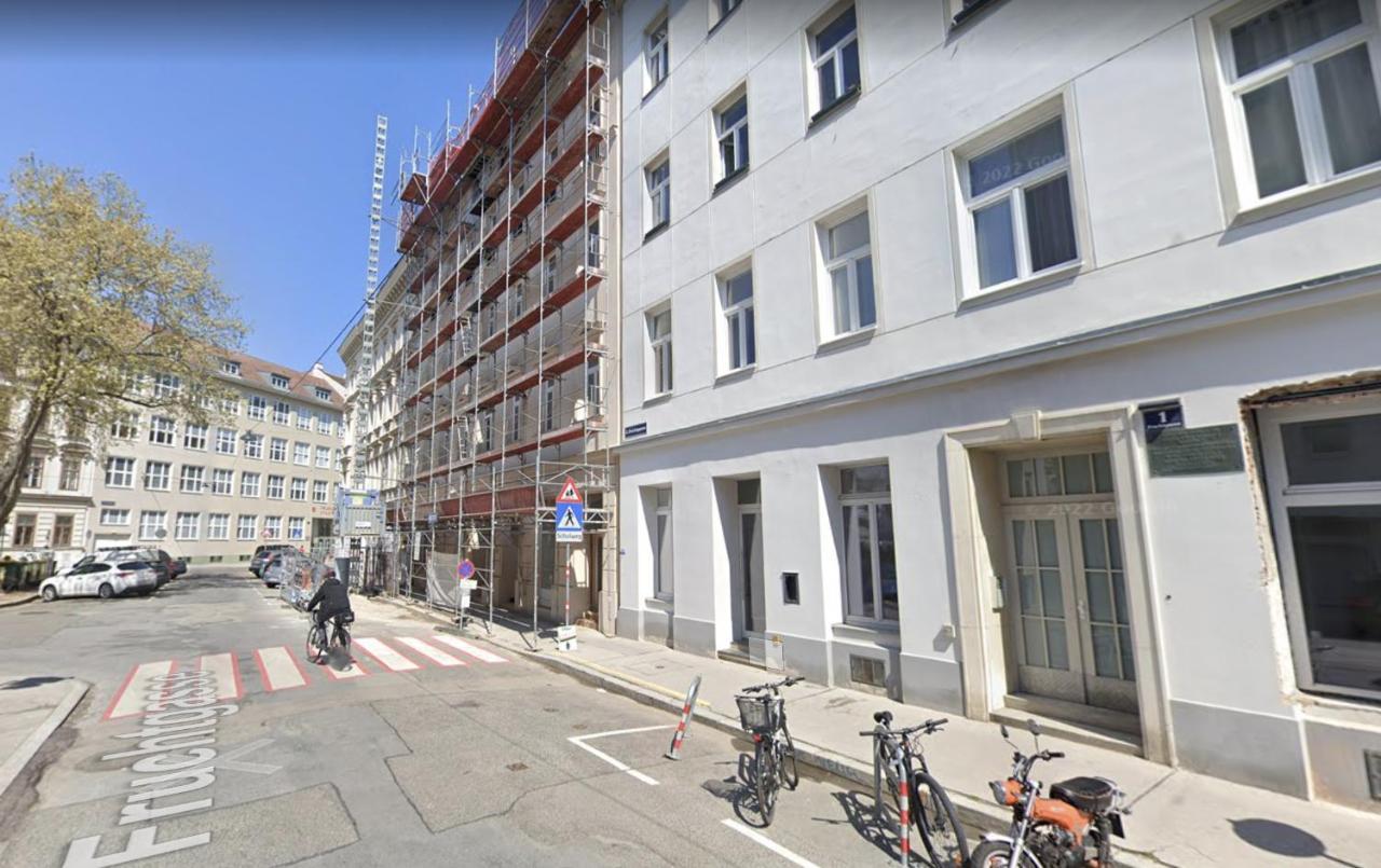 Center Designer Modern Vienna