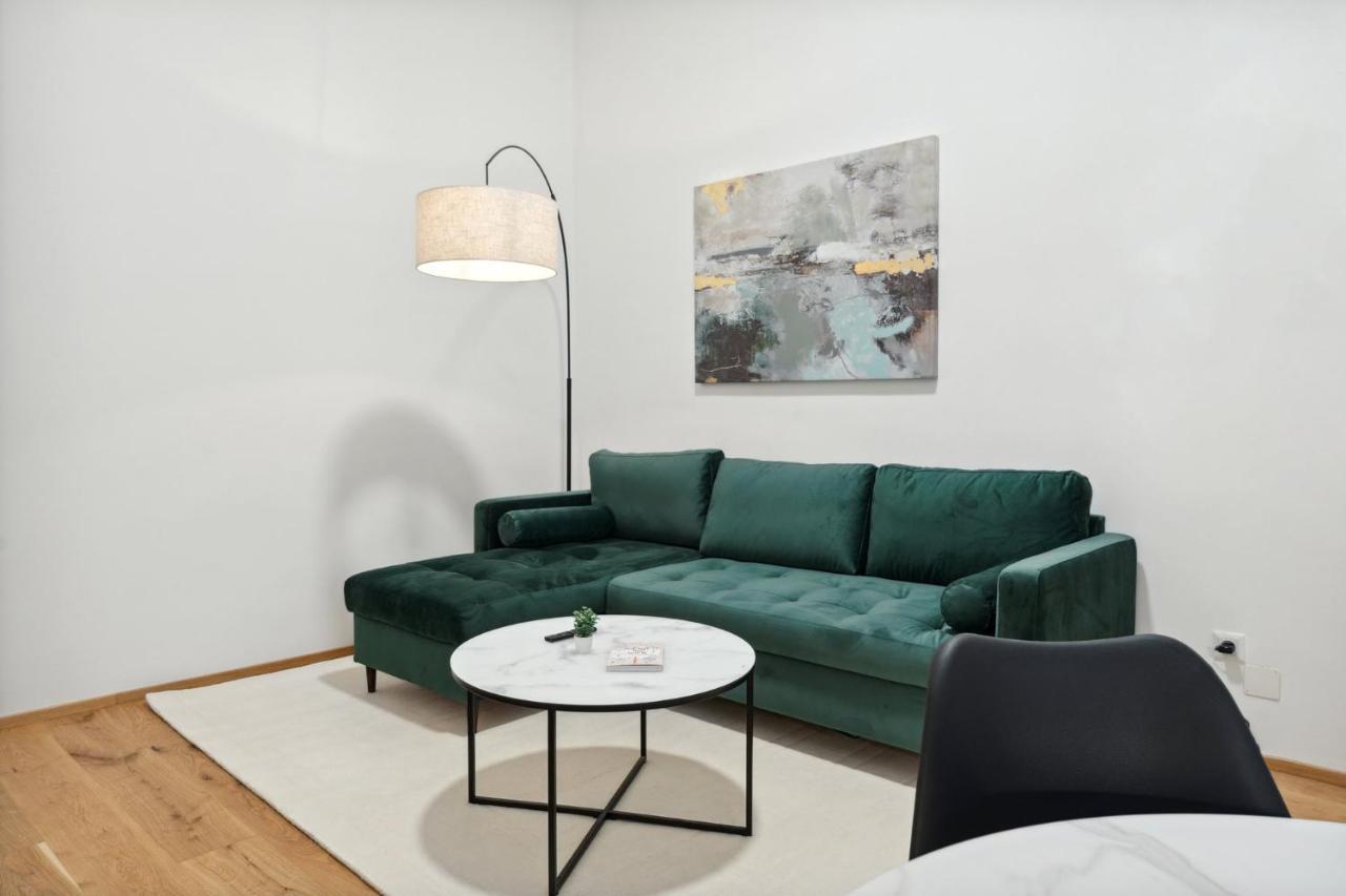 Center Designer Modern Vienna
