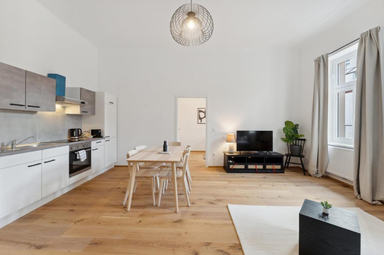 Center Designer Modern Apartment