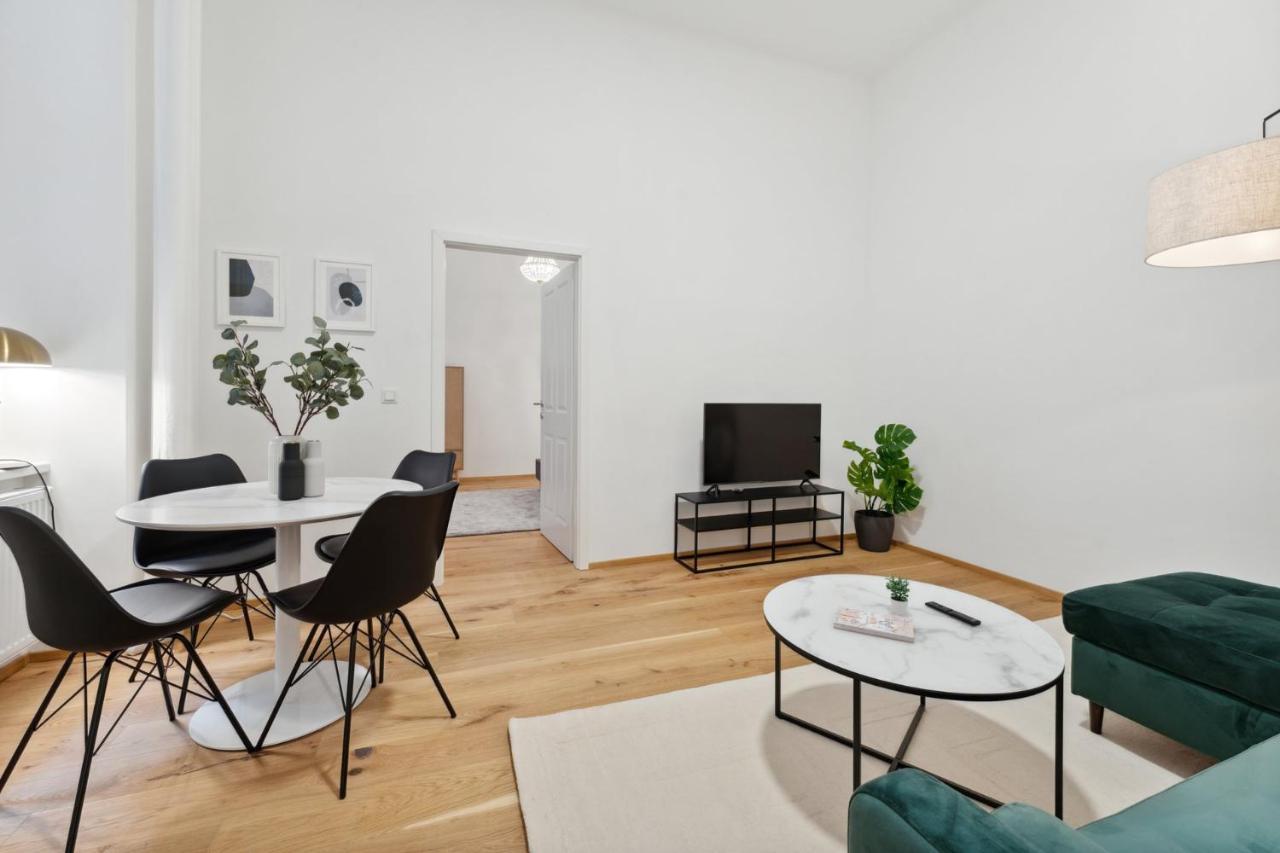 Center Designer Modern