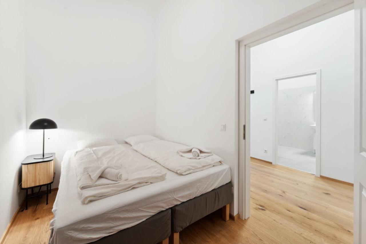 Center Designer Modern Apartment *