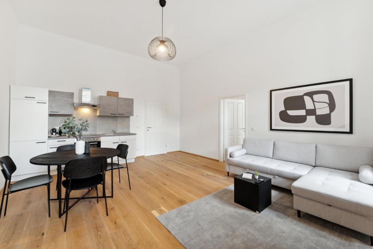 Center Designer Modern Vienna